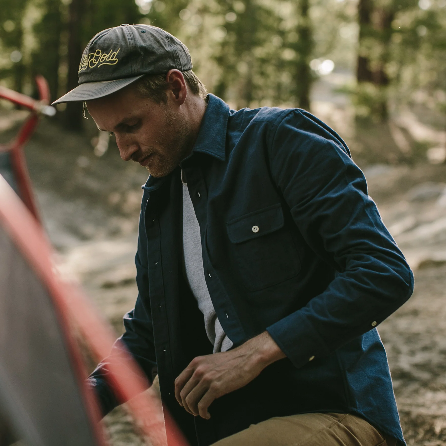 The Yosemite Shirt in Navy - Image 4