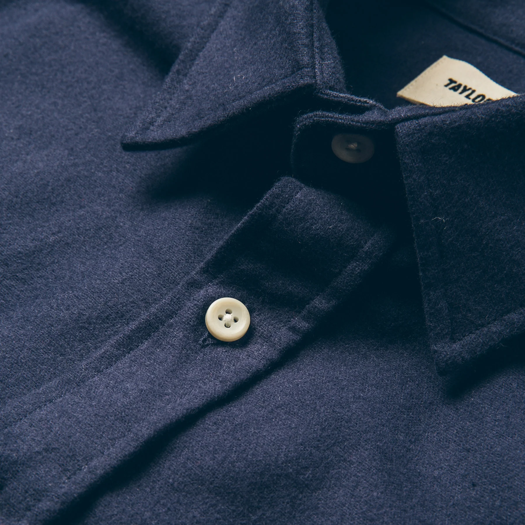 The Yosemite Shirt in Navy - Image 7