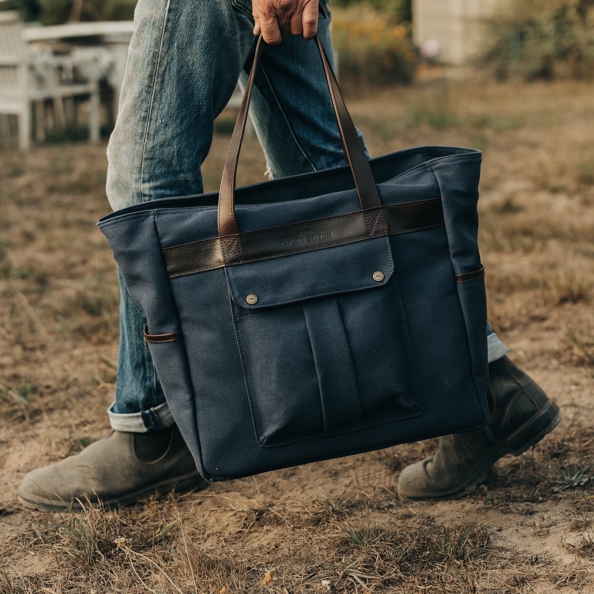 The Utility Bag in Navy - Image 3
