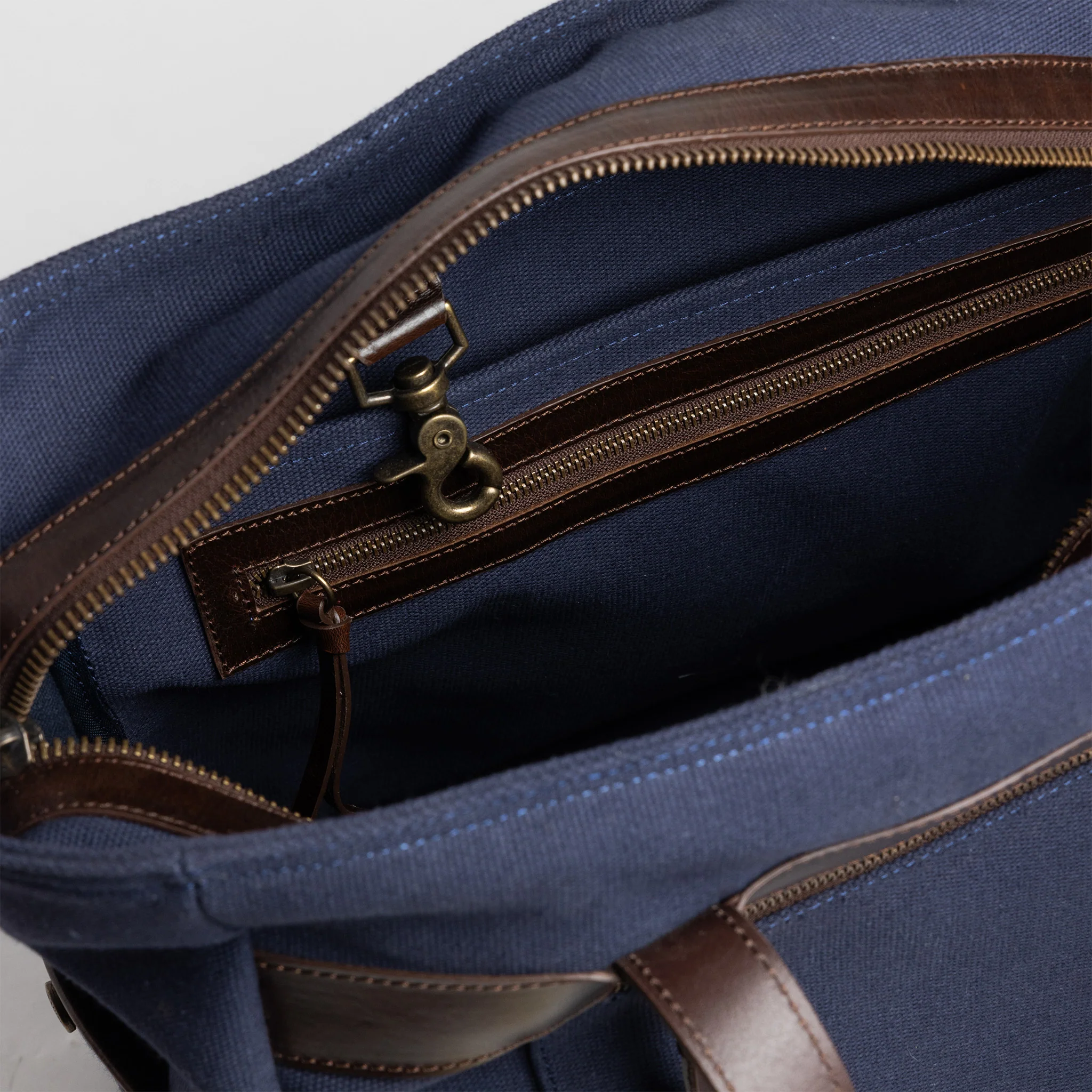 The Utility Bag in Navy - Image 5
