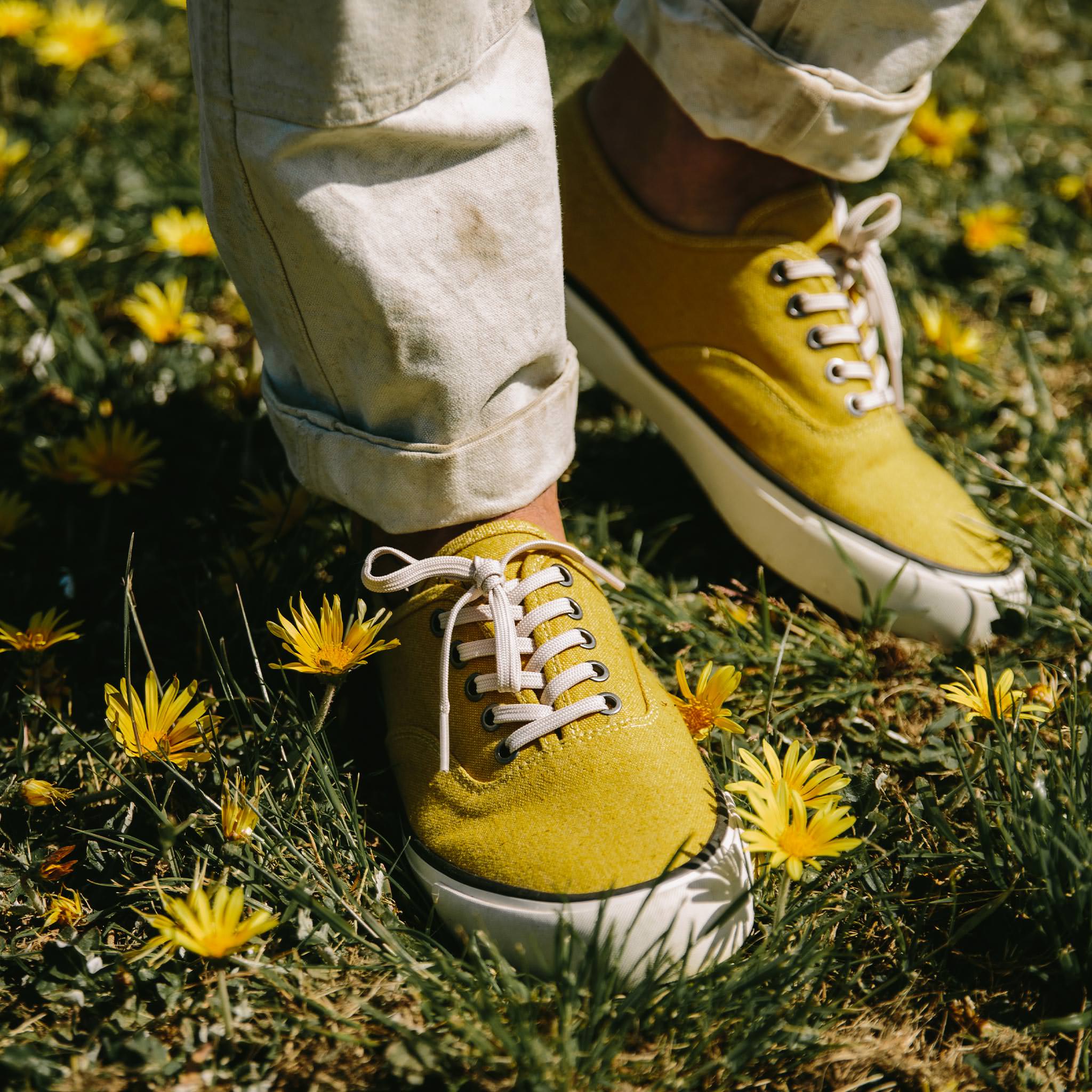 The Vista Sneaker in Gold Boss Duck - Image 2
