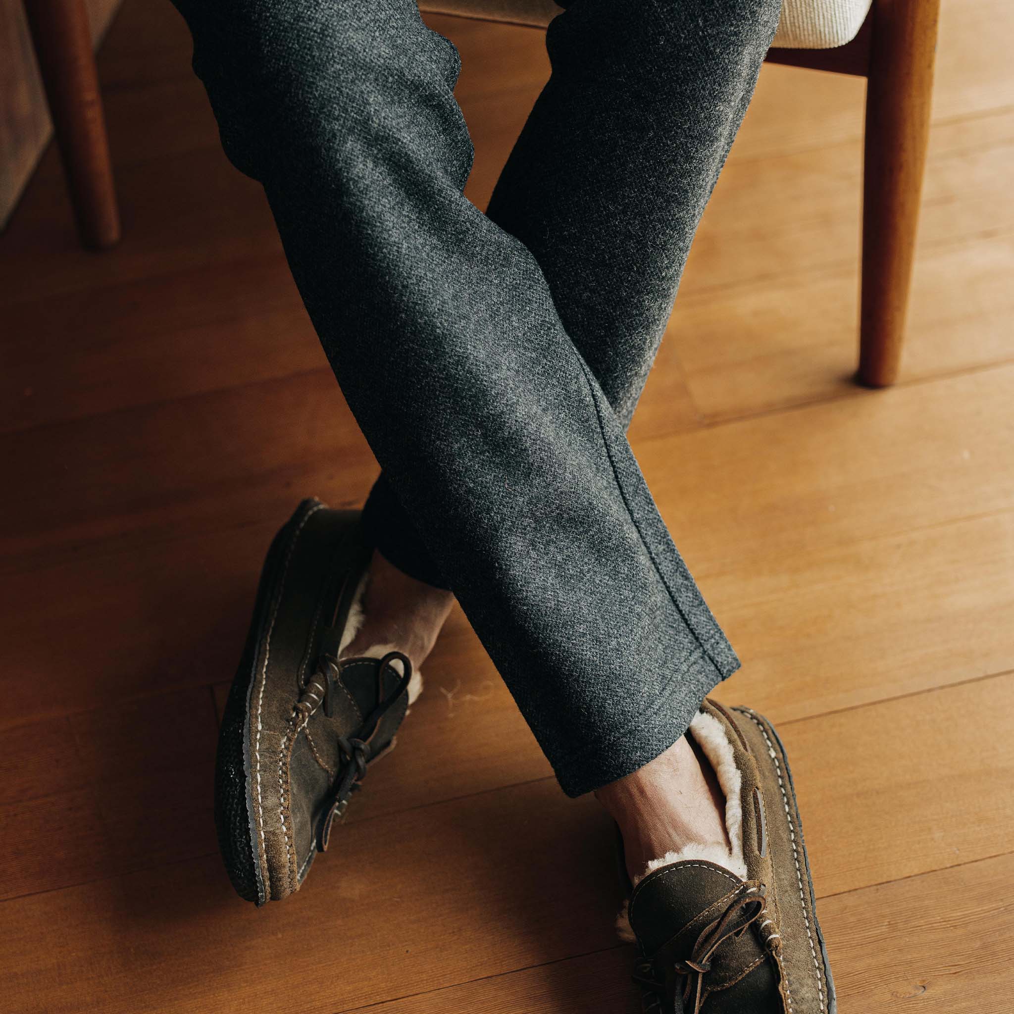 The Weekend Pant in Charcoal Herringbone Wool - Image 4