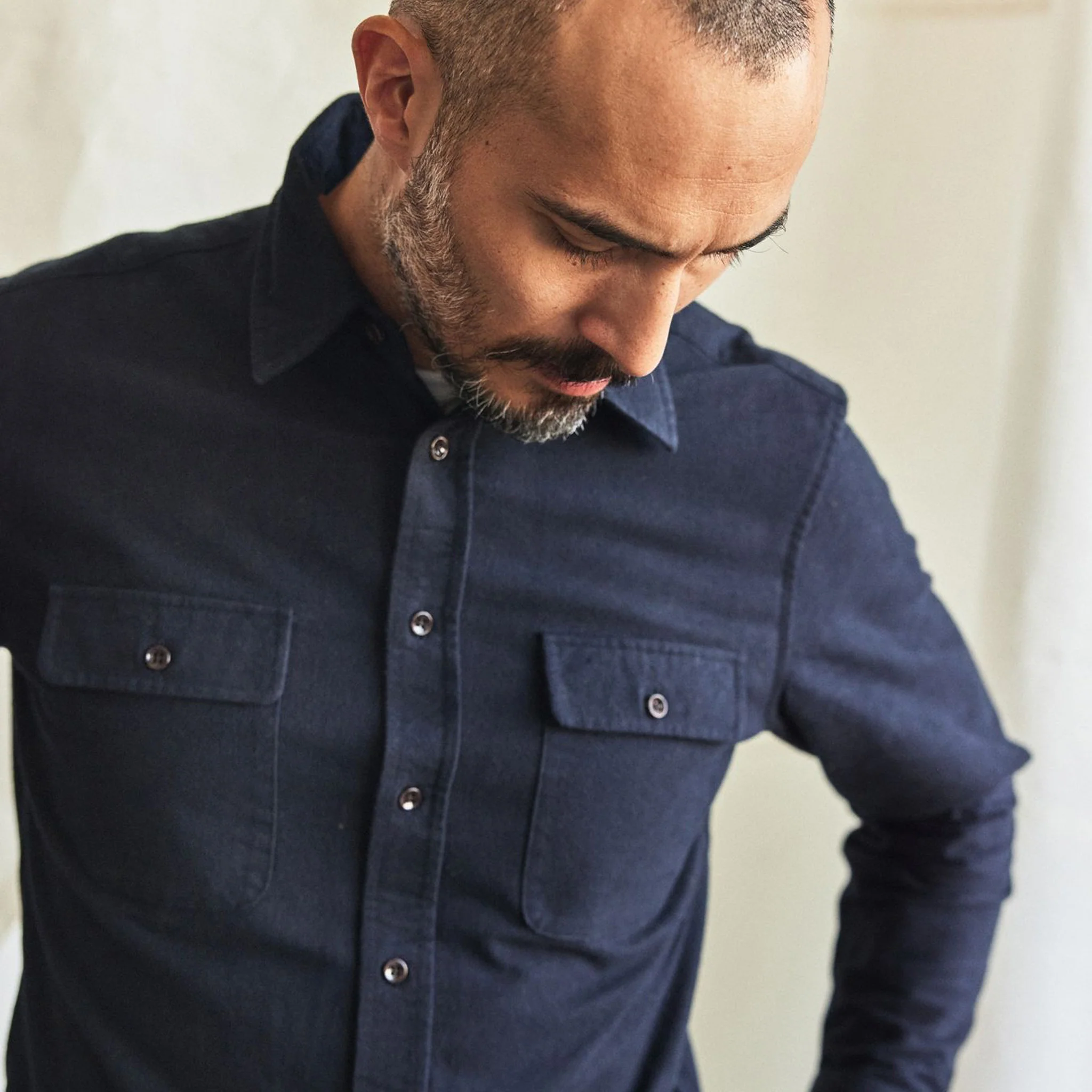 The Yosemite Shirt in Dark Navy - Image 4