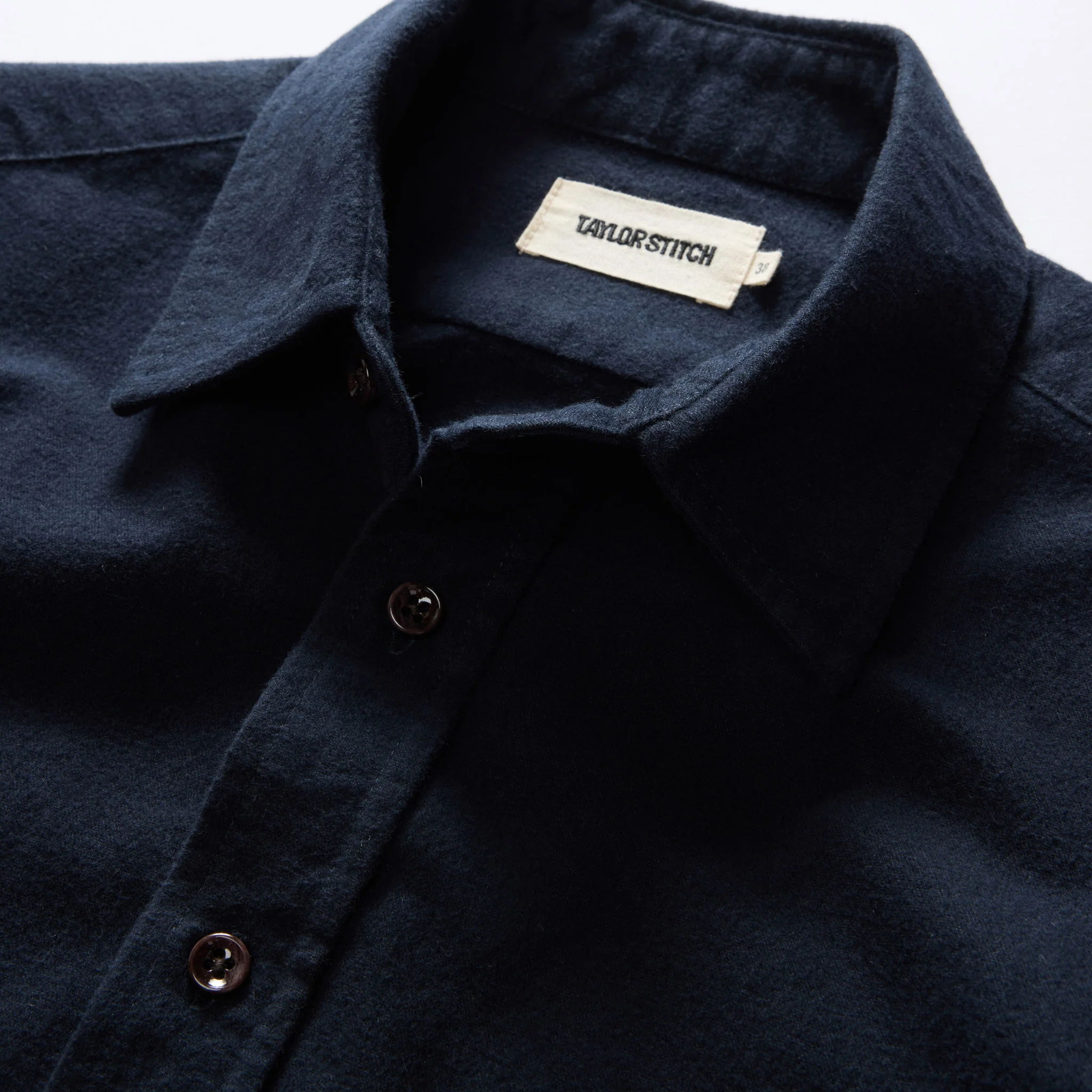 The Yosemite Shirt in Dark Navy - Image 6