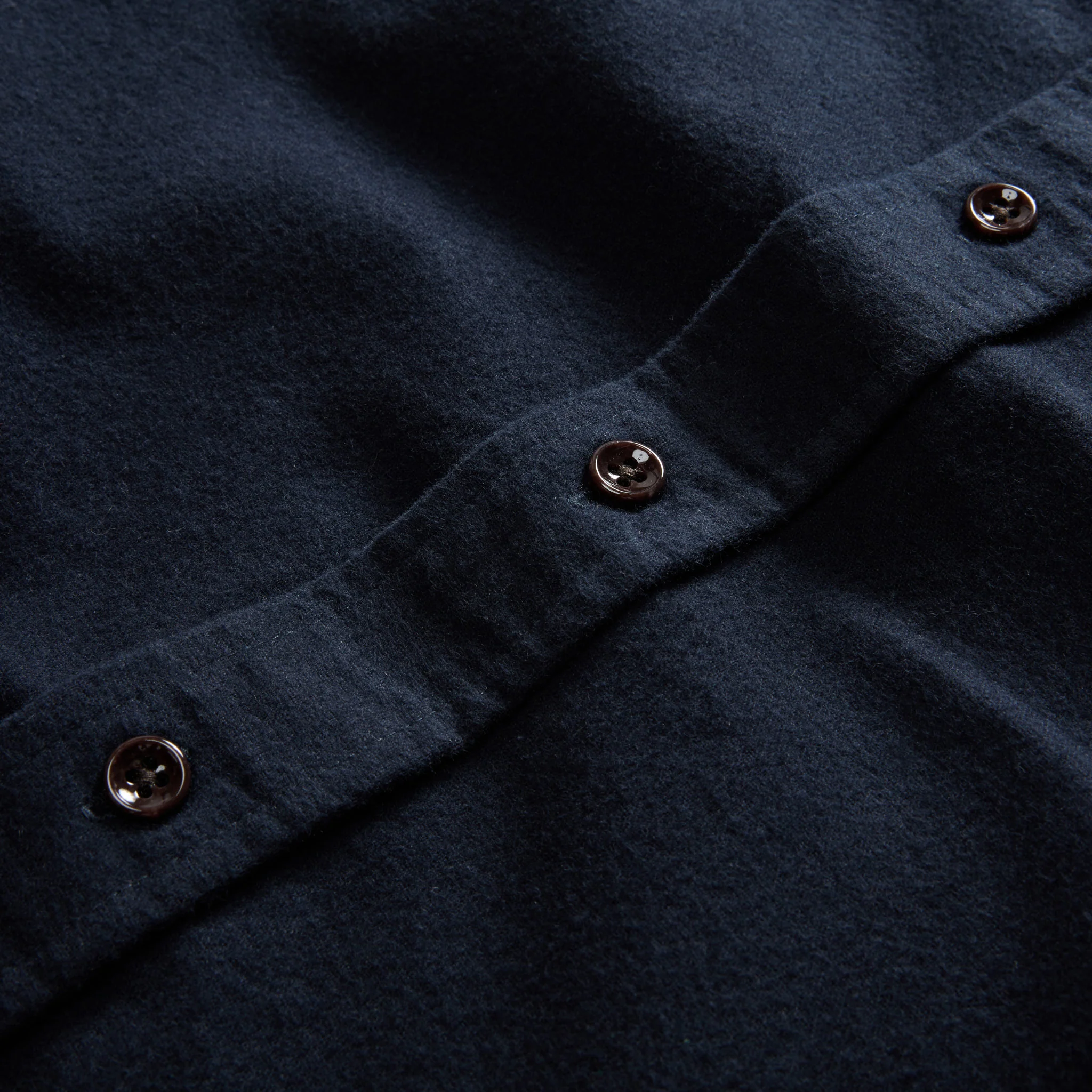 The Yosemite Shirt in Dark Navy - Image 7